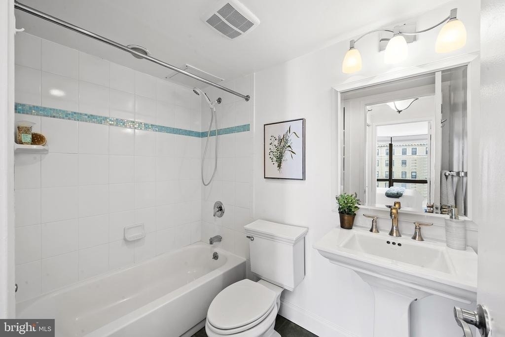 2018 Walnut Street - Photo 11