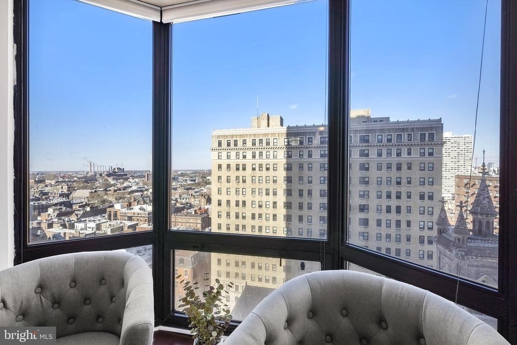 2018 Walnut Street - Photo 4