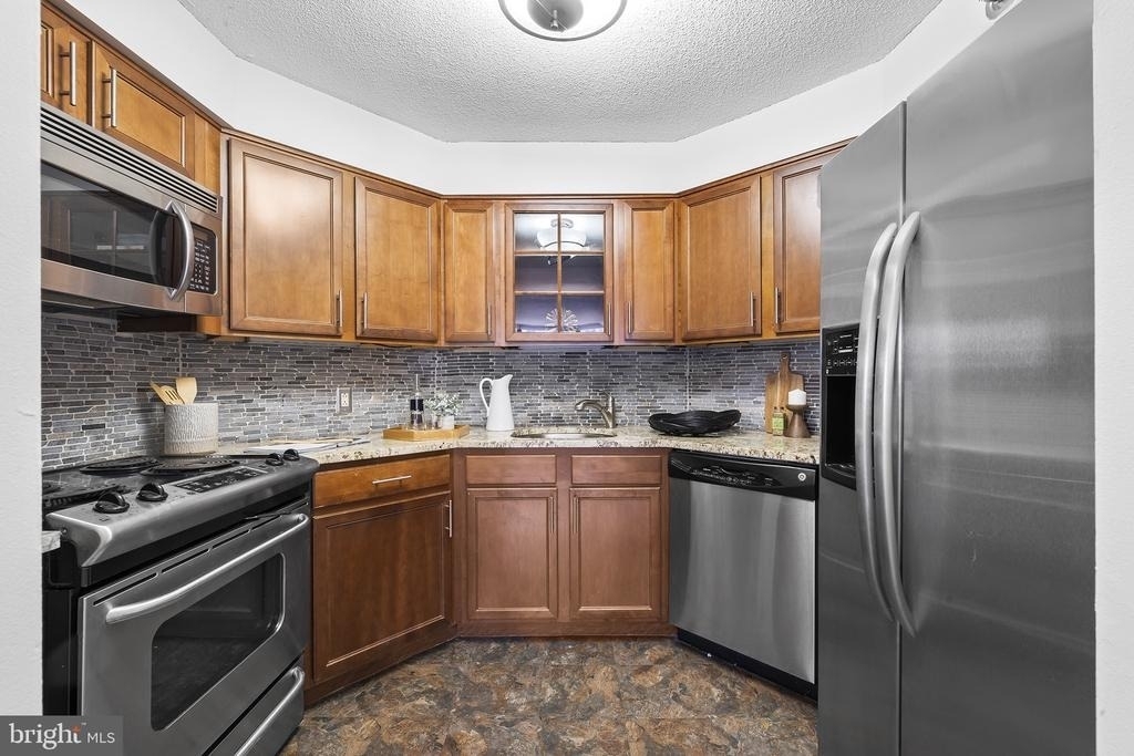 2018 Walnut Street - Photo 8