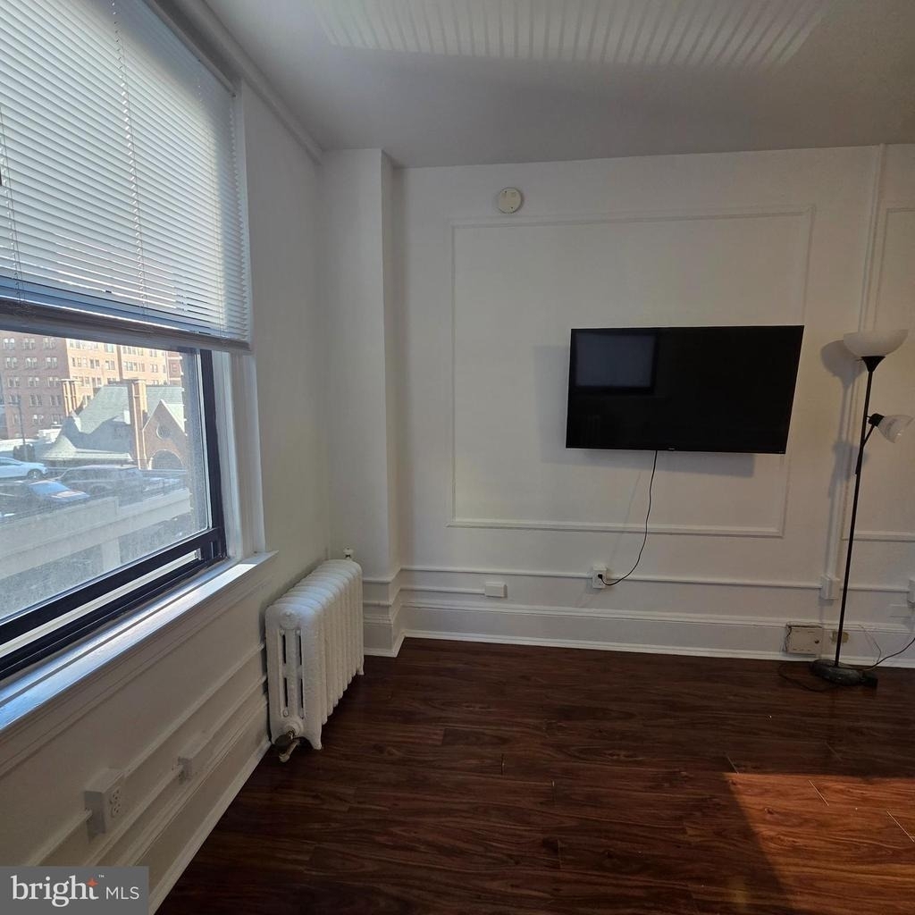 1324 Locust Street - Photo 8