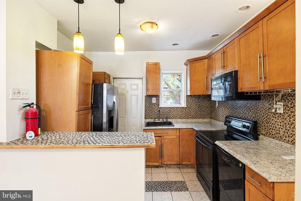 1606 S Frazier Street - Photo 3