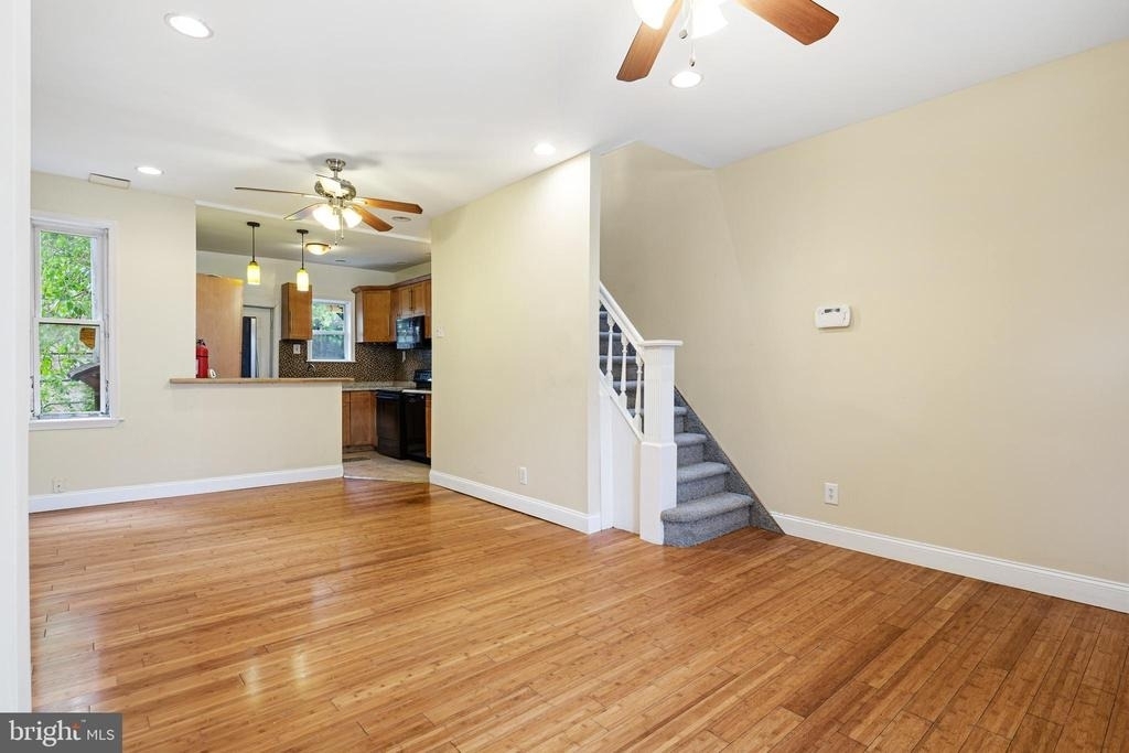 1606 S Frazier Street - Photo 0