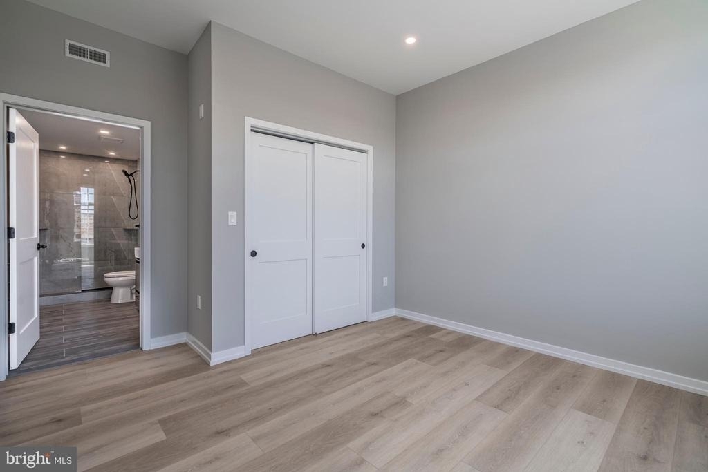 2401 Washington Avenue - Photo 8