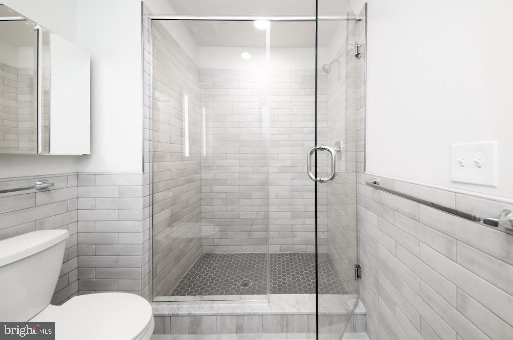 222 W Rittenhouse Square - Photo 2