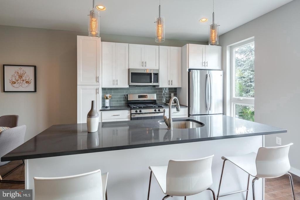 3832 Manor Street - Photo 4