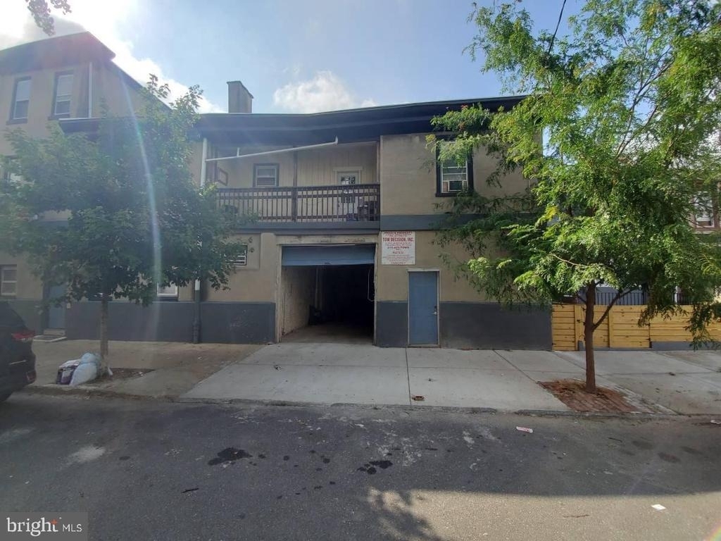 2400 E Dauphin Street - Photo 0