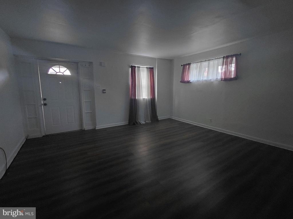800 Princeton Avenue - Photo 4