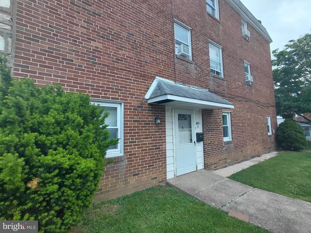 800 Princeton Avenue - Photo 5