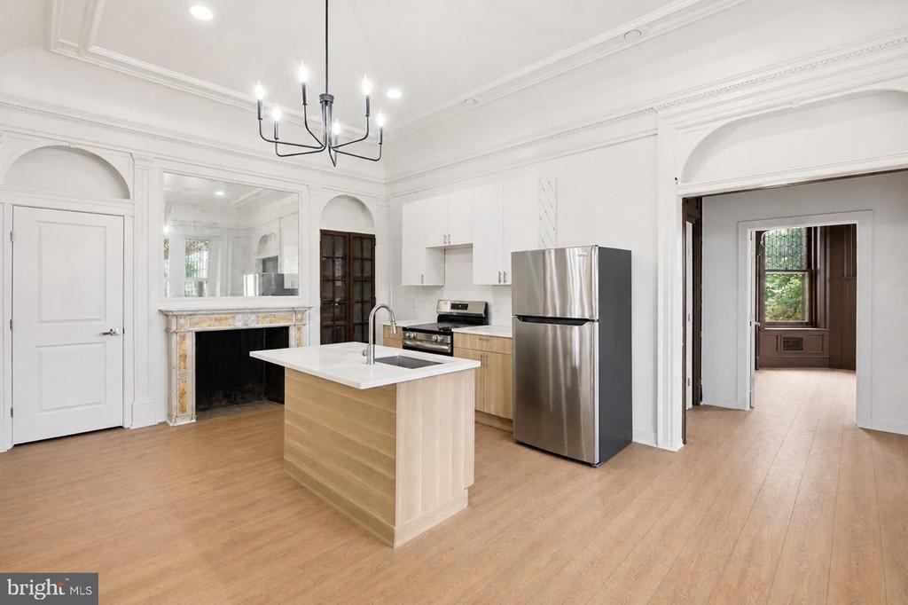 6012 Ridge Avenue - Photo 2