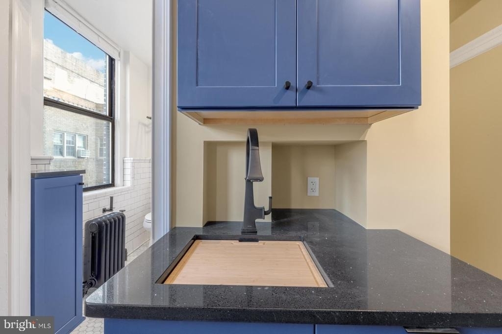 1324 Locust Street - Photo 4