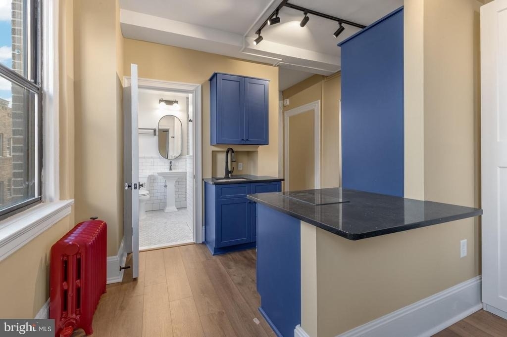 1324 Locust Street - Photo 6