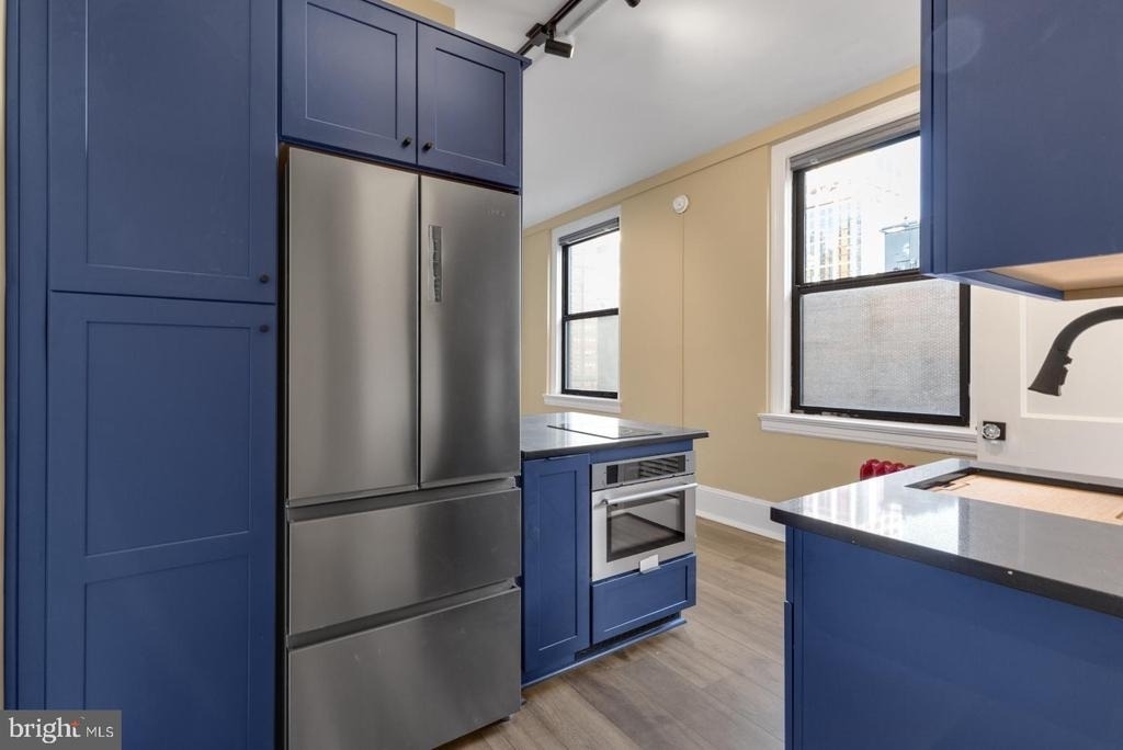 1324 Locust Street - Photo 0