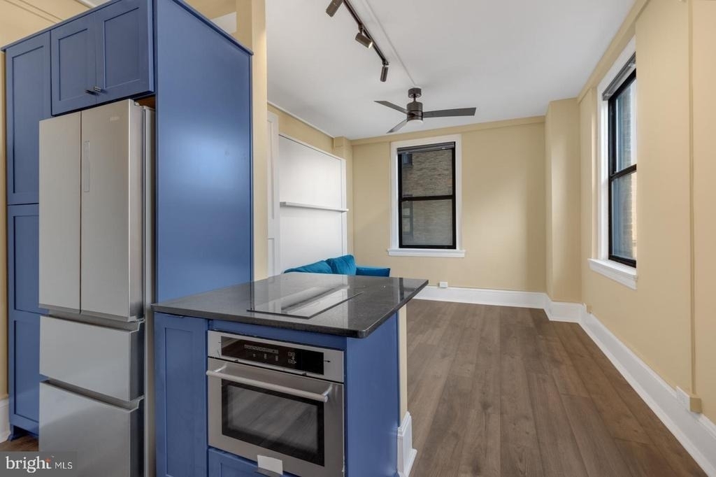1324 Locust Street - Photo 1