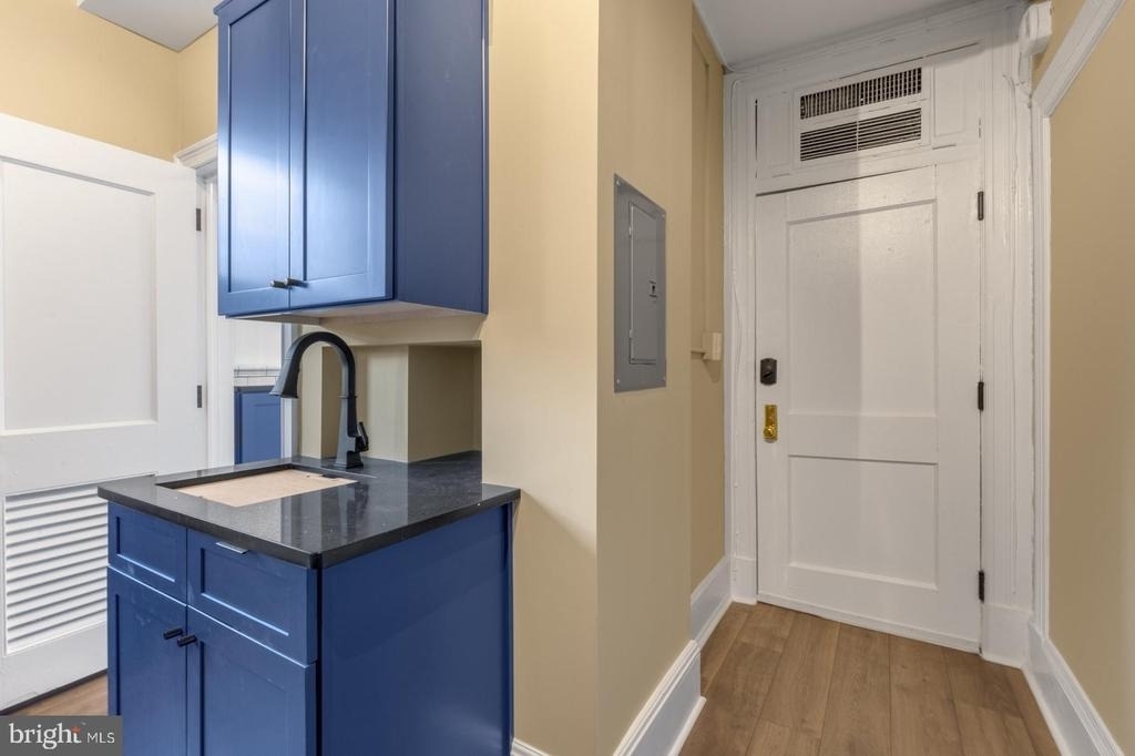 1324 Locust Street - Photo 3