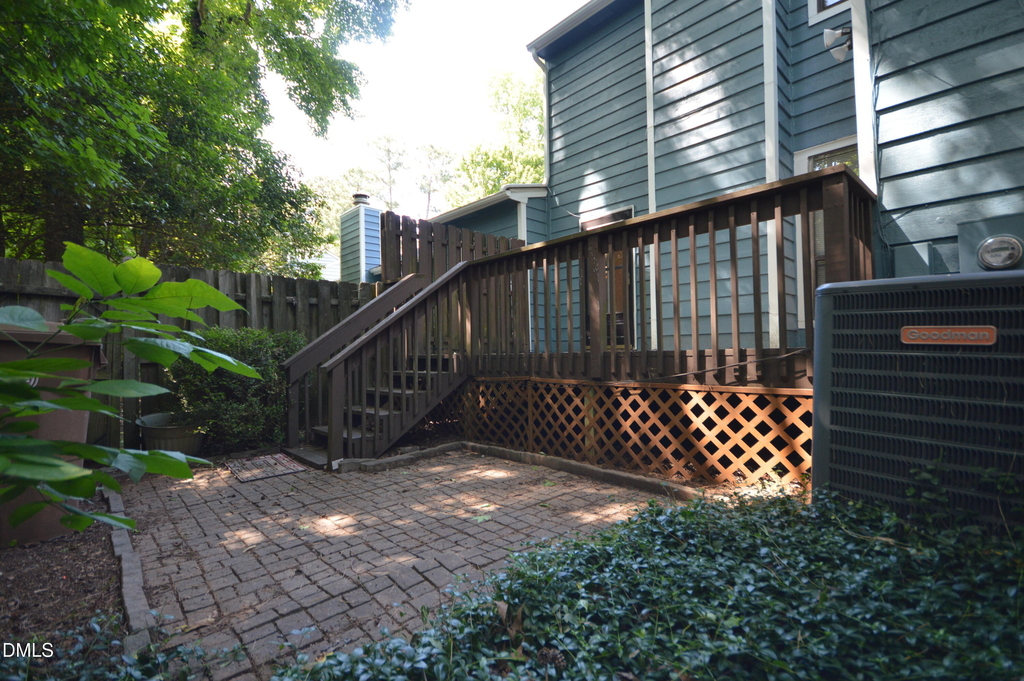 616 Applecross Drive - Photo 4
