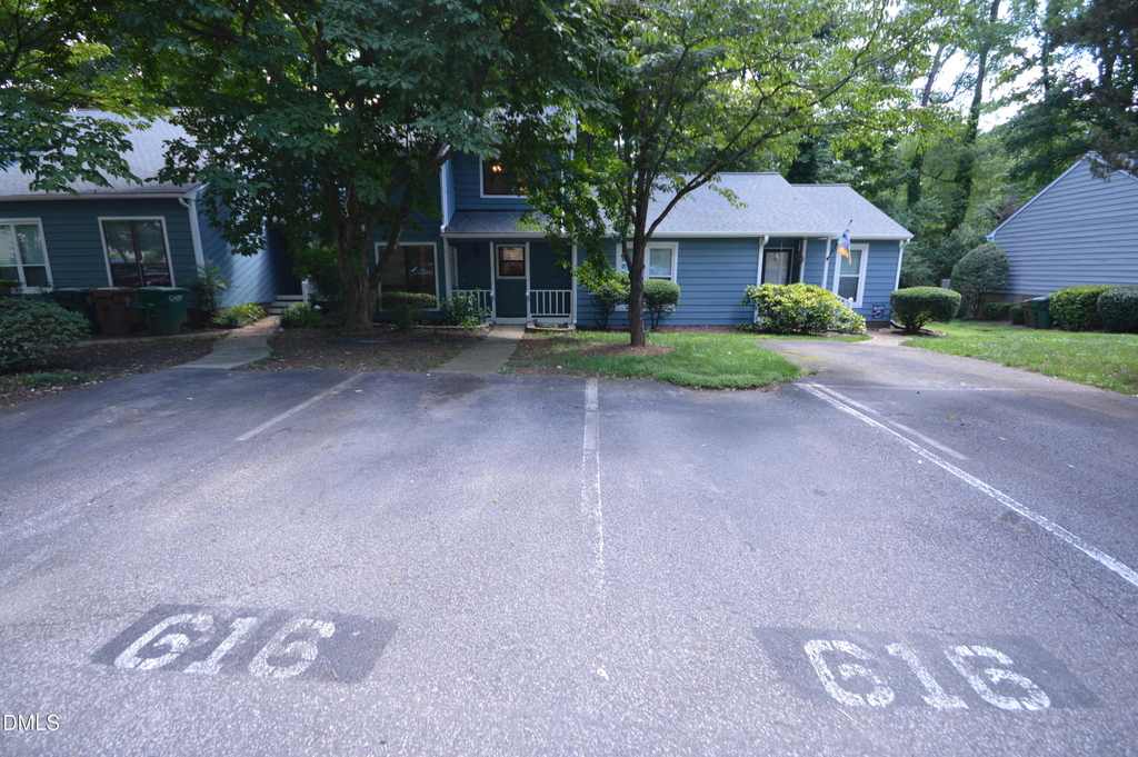 616 Applecross Drive - Photo 2