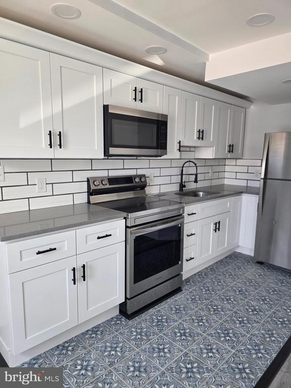 5925 Ridge Avenue - Photo 21