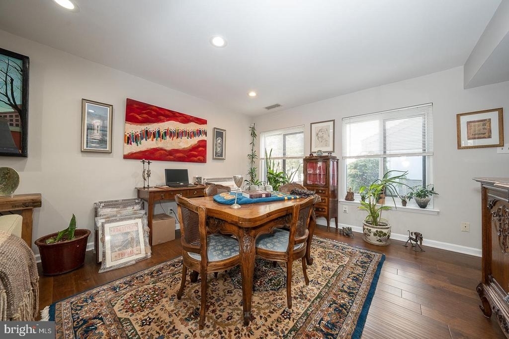 1710 Oakwood - Photo 5
