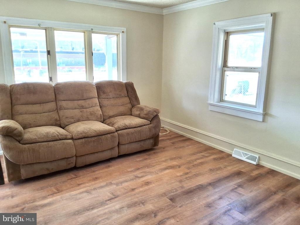 825 S 1st Avenue - Photo 2
