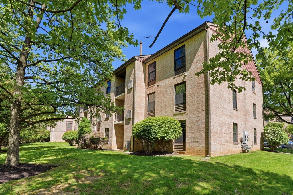 623 Washington Place - Photo 23