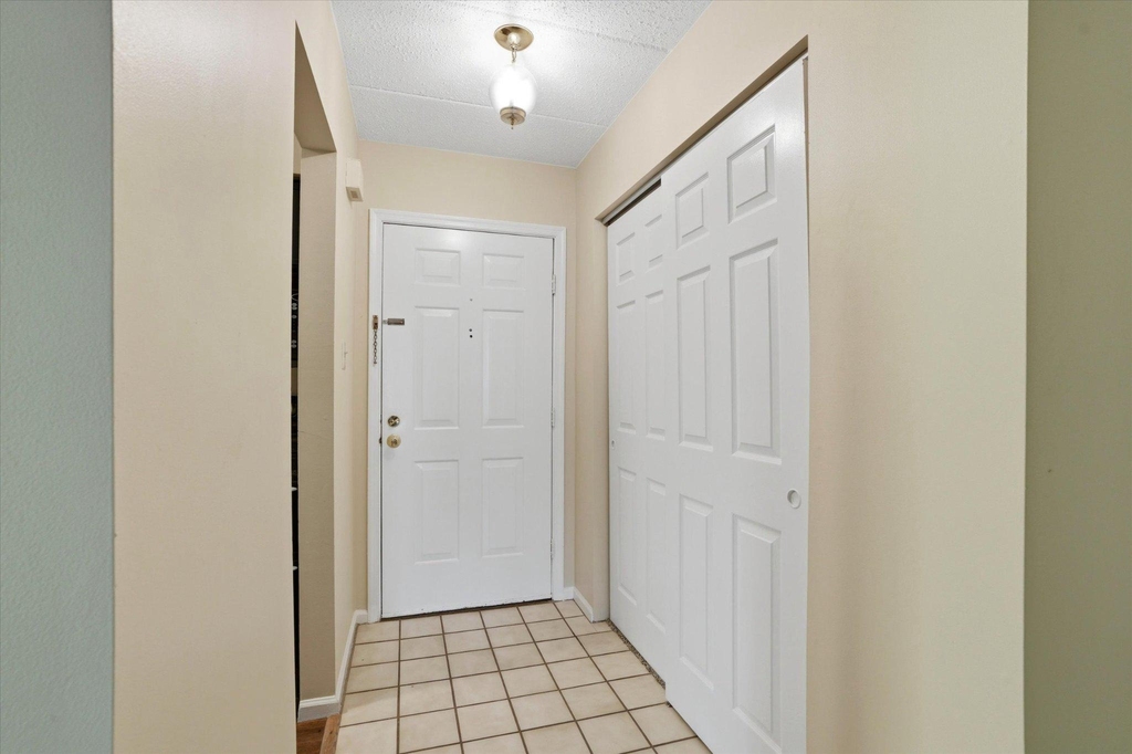 623 Washington Place - Photo 3