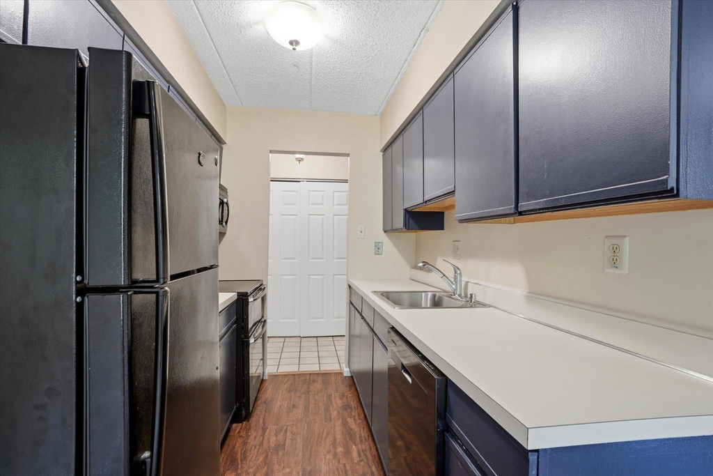 623 Washington Place - Photo 6