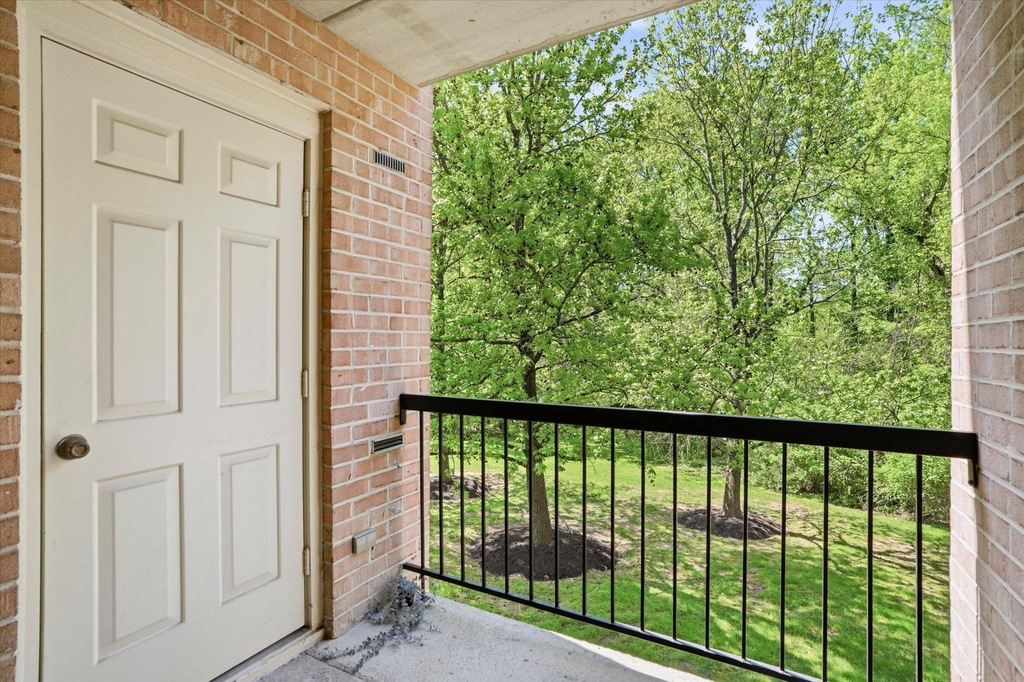 623 Washington Place - Photo 8