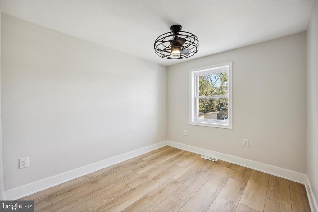 704 S Adams Street - Photo 13