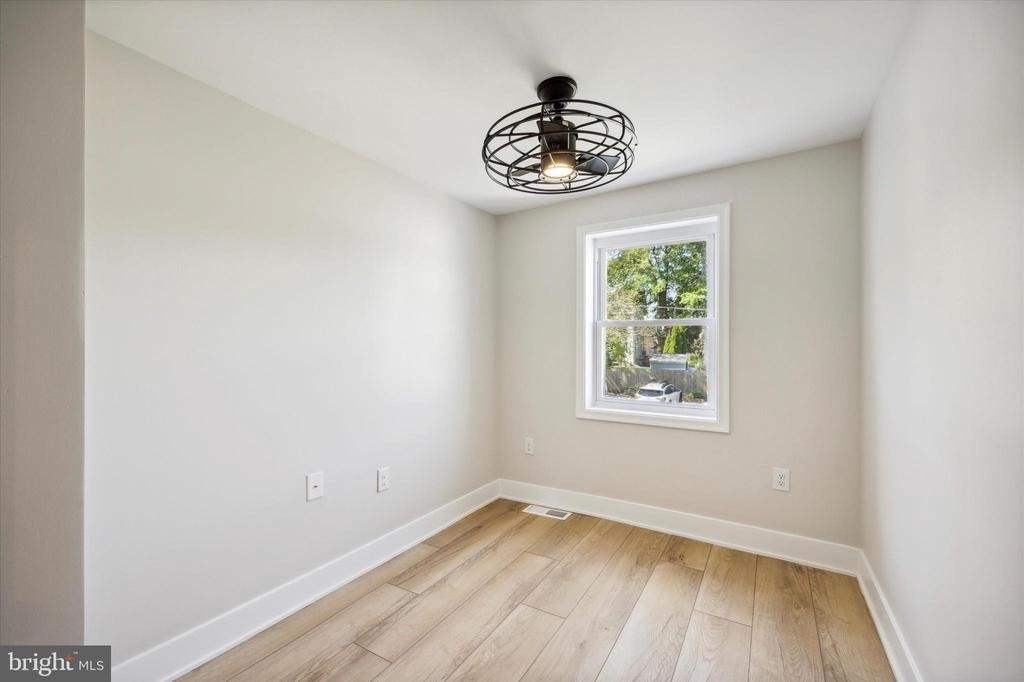 704 S Adams Street - Photo 14