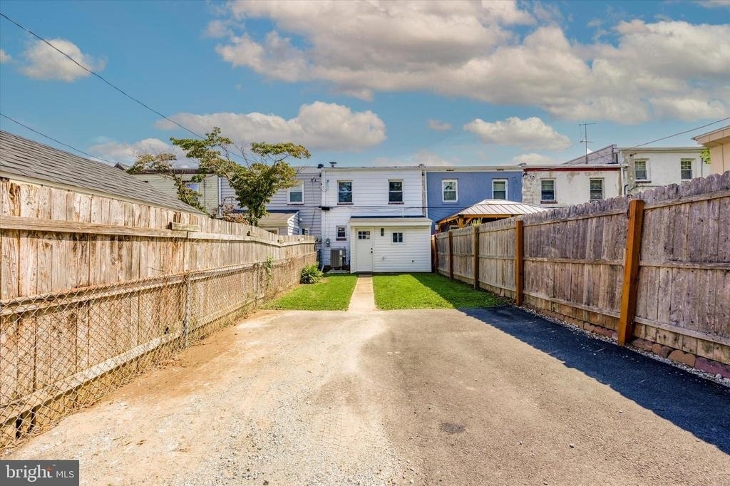 704 S Adams Street - Photo 10