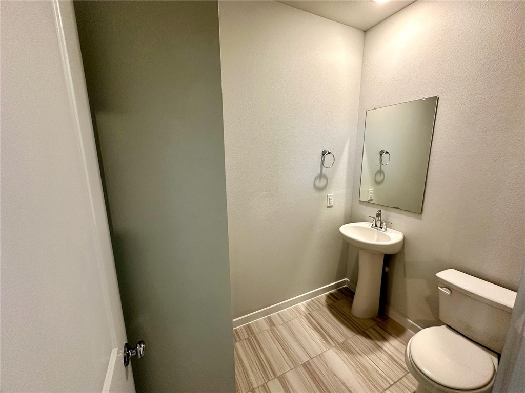 605 W South St - Photo 7