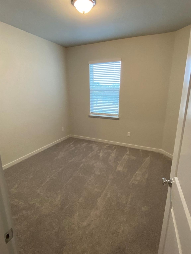 605 W South St - Photo 15