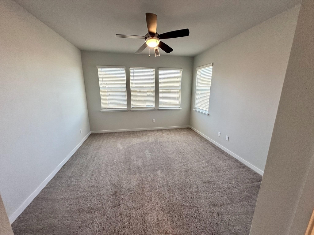 605 W South St - Photo 10