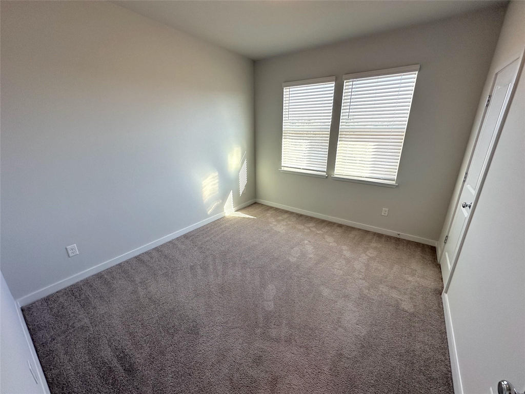 605 W South St - Photo 13