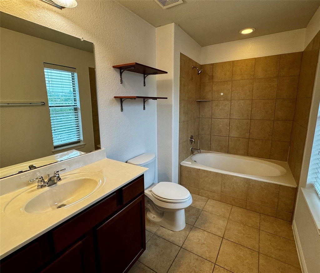 11248 Lost Maples Trl - Photo 14