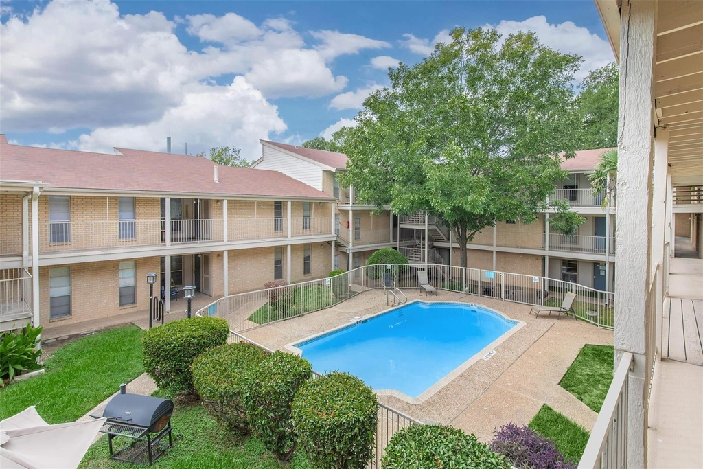 6008 N Lamar Blvd - Photo 0