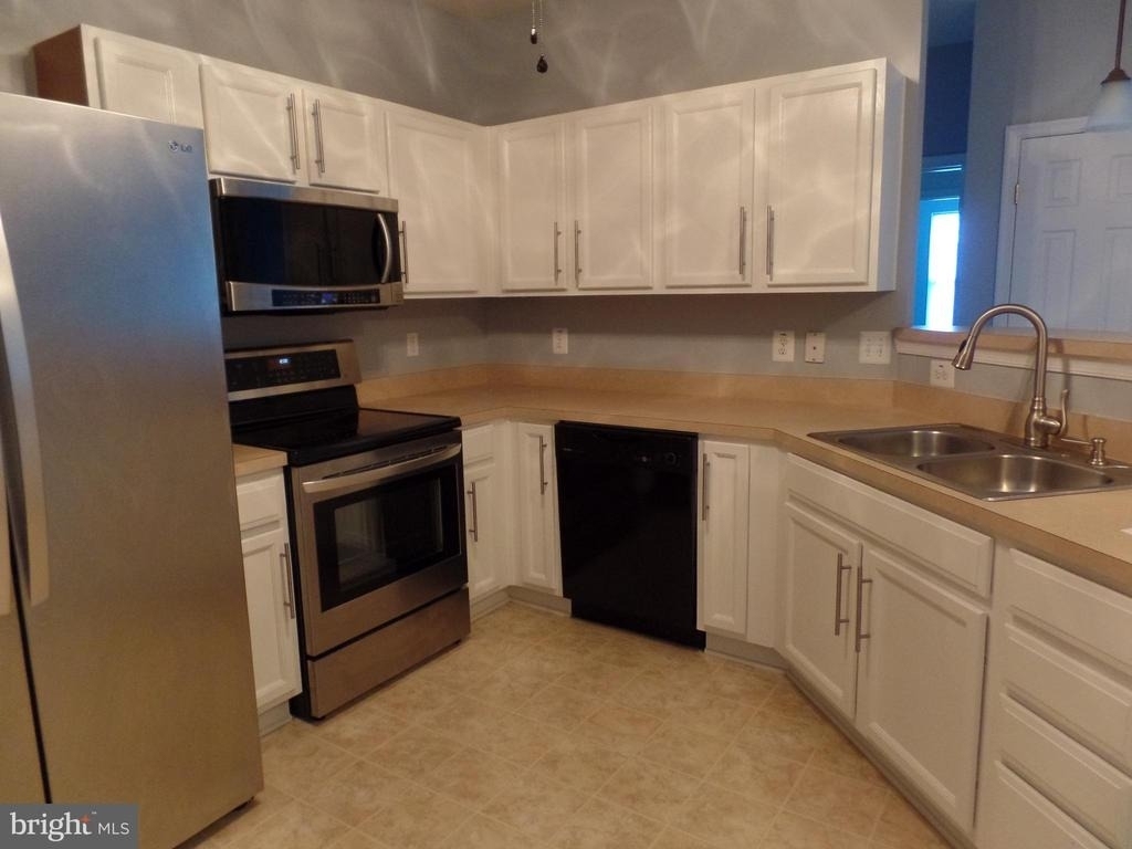23580 F D R Boulevard - Photo 2