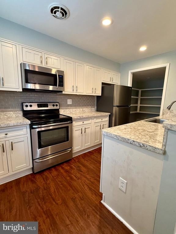 6526 Beechwood Drive - Photo 9