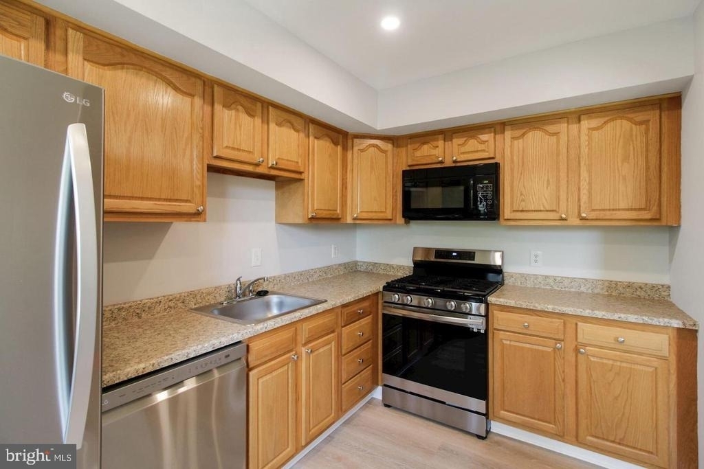 728 Quince Orchard Boulevard - Photo 7
