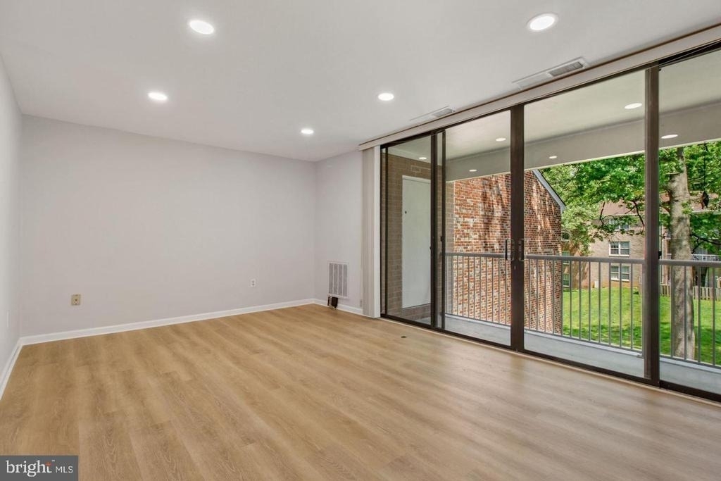 728 Quince Orchard Boulevard - Photo 4