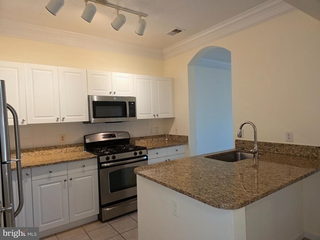 7 Booth Street - Photo 1