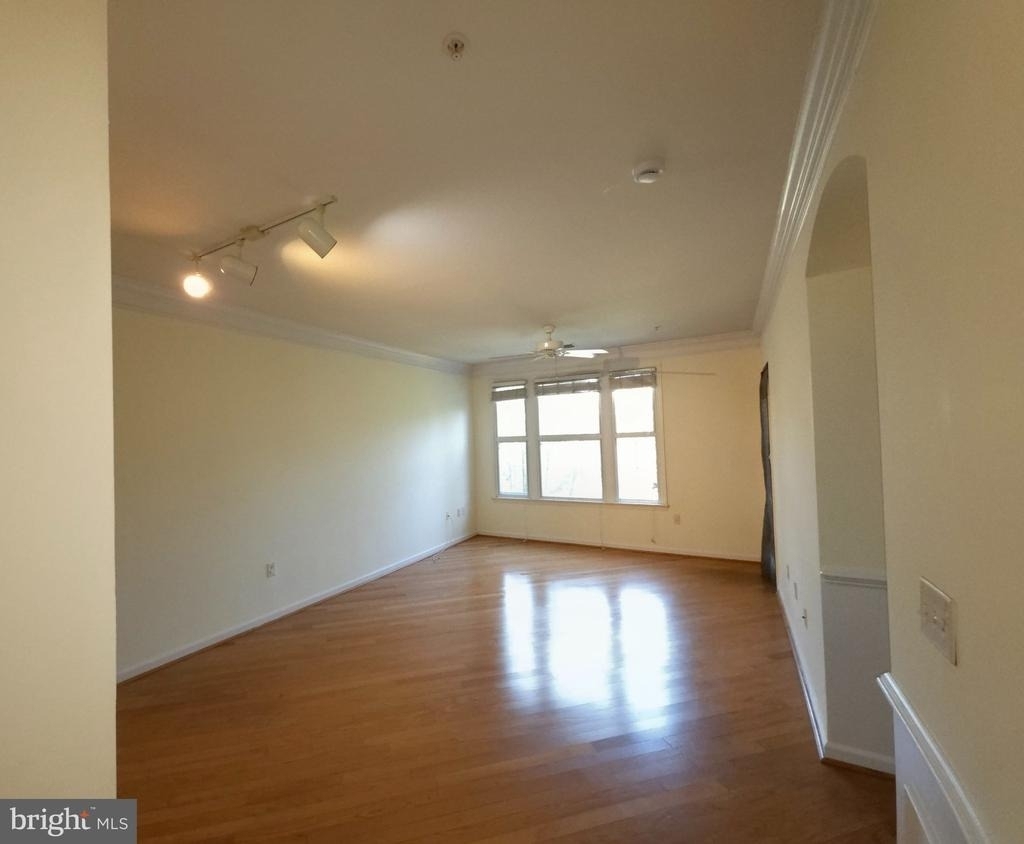 7 Booth Street - Photo 3
