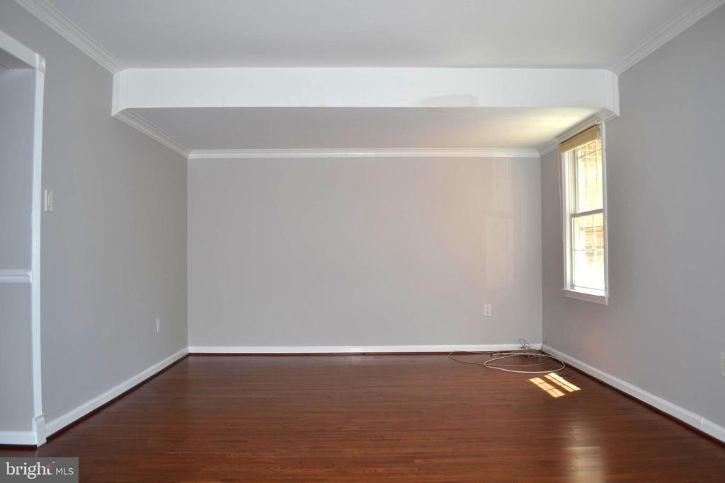 1 Ingleside Court - Photo 4