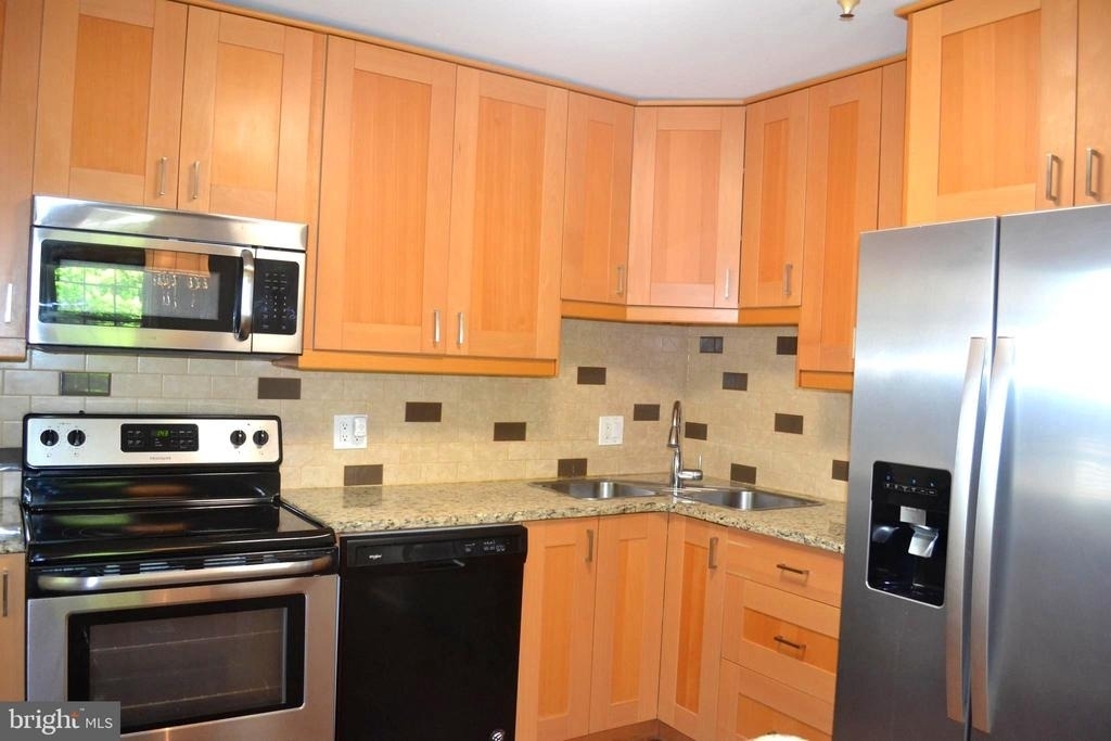 1 Ingleside Court - Photo 2