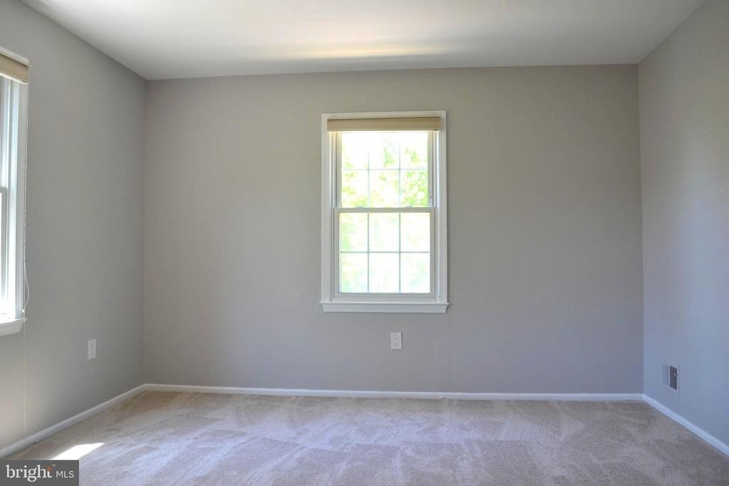 1 Ingleside Court - Photo 8