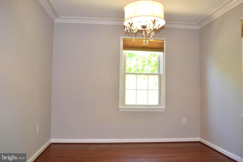 1 Ingleside Court - Photo 3