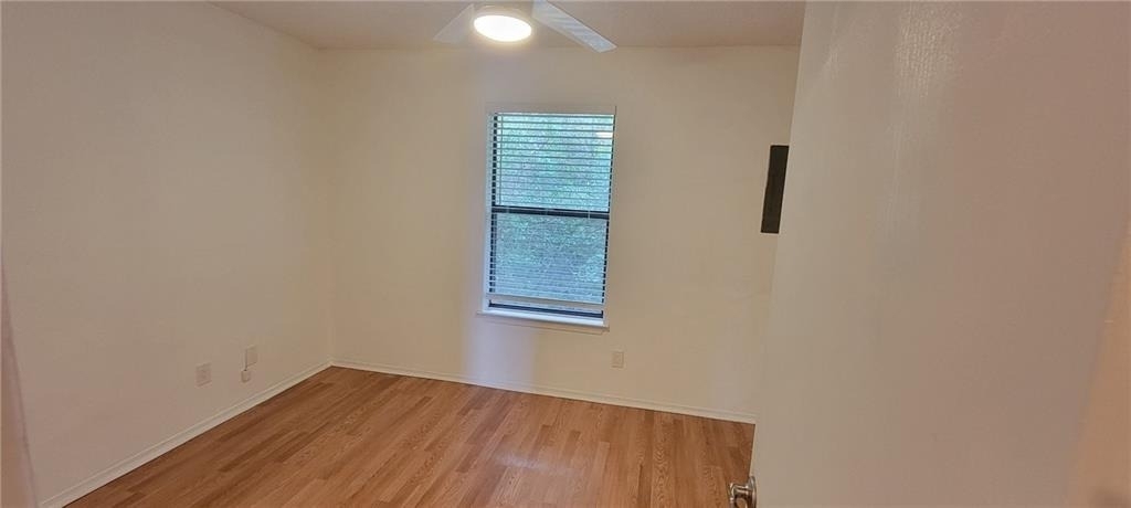 3012 Whisper Oaks Ln - Photo 11