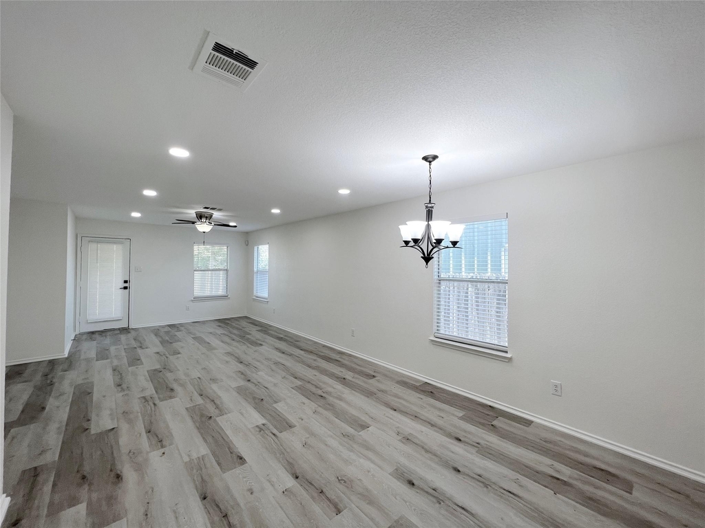 2725 Summerwalk Pl - Photo 5