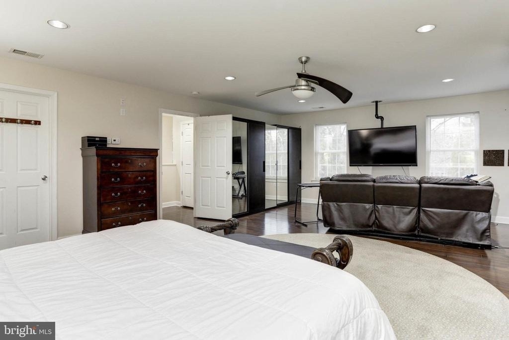 7465 Browns Bridge Road - Photo 13