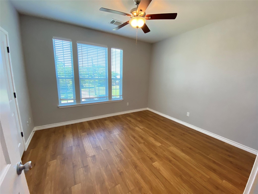 400 West St - Photo 4